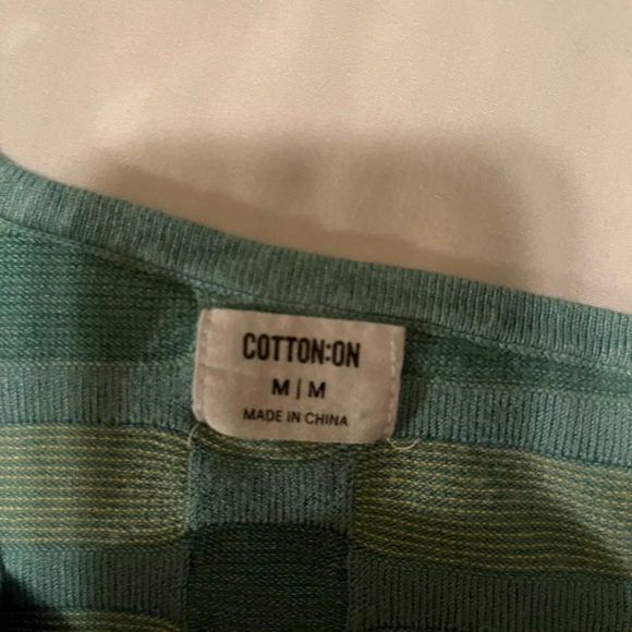 Cotton On Abstract Shoulder Crop Top Size M - Picture 3 of 4